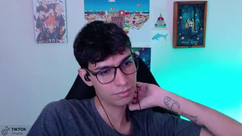 Snapshot of khozler_ chatting on June 6, 2:16 am khozler_ online show from June 6, 2:16 am