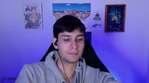 Snapshot of khozler_ chatting on June 9, 7:09 am khozler_ online show from June 9, 7:09 am