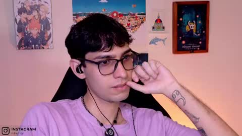 Snapshot of khozler_ chatting on June 22, 2:57 am khozler_ online show from June 22, 2:57 am