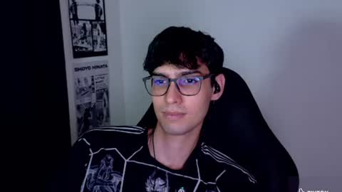 Snapshot of khozler_ chatting on July 17, 2:29 am khozler_ online show from July 17, 2:29 am