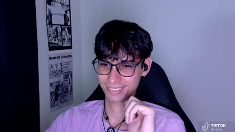 Snapshot of khozler_ chatting on July 25, 2:20 am khozler_ online show from July 25, 2:20 am