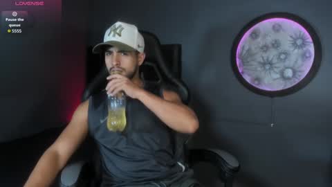 Snapshot of khriss_brown chatting on November 18, 8:46 pm Khriss brown online show from November 18, 8:46 pm