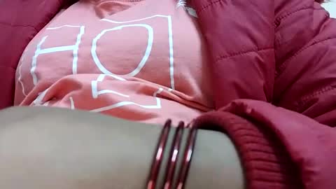 Snapshot of khushisinghh chatting on January 18, 12:57 pm khushisinghh online show from January 18, 12:57 pm