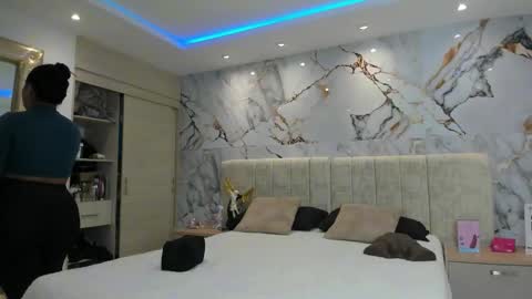    N         M online show from November 17, 11:38 am