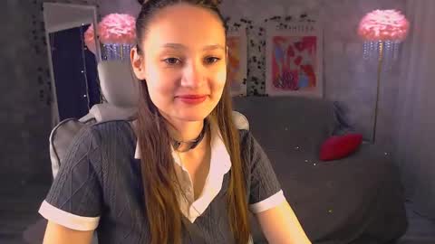 Snapshot of kiananowak chatting on June 1, 7:37 pm Kiana online show from June 1, 7:37 pm