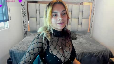 Snapshot of kiara_cruz__ chatting on June 8, 7:47 pm kiara Cruz online show from June 8, 7:47 pm