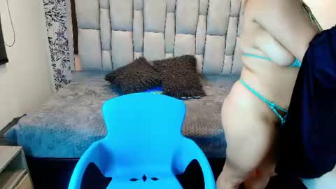 Snapshot of kiara_cruz__ chatting on August 3, 8:12 pm kiara Cruz online show from August 3, 8:12 pm