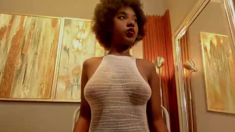 Snapshot of kiara_curls chatting on May 18, 11:49 am Kiara online show from May 18, 11:49 am