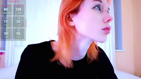Snapshot of kiara_dream chatting on June 1, 12:01 am Kira online show from June 1, 12:01 am