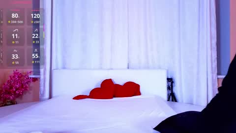 Snapshot of kiara_dream chatting on June 2, 10:23 pm Kira online show from June 2, 10:23 pm
