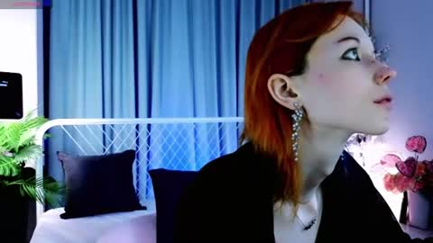 Snapshot of kiara_dream chatting on July 17, 10:36 pm Kira online show from July 17, 10:36 pm