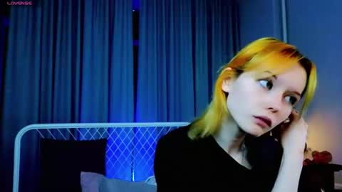 Snapshot of kiara_dream chatting on August 4, 9:39 pm Kira online show from August 4, 9:39 pm