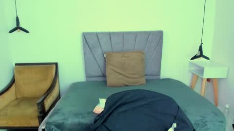 KIARA FOX online show from May 1, 8:24 pm