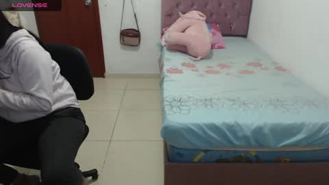 Snapshot of kiara_williamss chatting on December 27, 1:53 am Kiara online show from December 27, 1:53 am