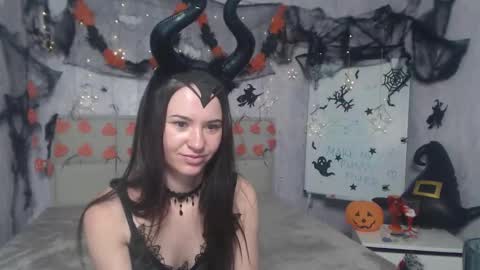 Kara online show from October 31, 9:05 pm