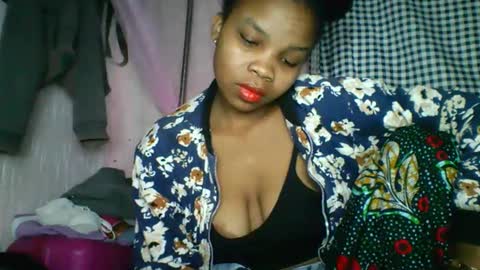 Snapshot of kiarah_69 chatting on May 27, 2:52 am kiarah 69 online show from May 27, 2:52 am