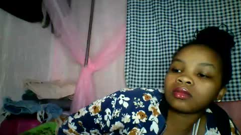 Snapshot of kiarah_69 chatting on June 4, 6:30 am kiarah 69 online show from June 4, 6:30 am