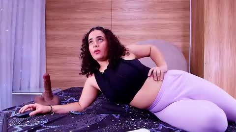 Snapshot of kiaralopez_ chatting on June 5, 3:02 am kiaralopez_ online show from June 5, 3:02 am