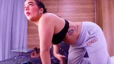 Snapshot of kiaralopez_ chatting on June 11, 3:04 am kiaralopez_ online show from June 11, 3:04 am