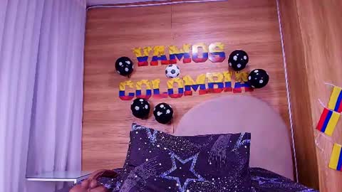Snapshot of kiaralopez_ chatting on June 14, 3:30 am kiaralopez_ online show from June 14, 3:30 am