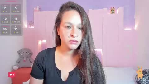 Snapshot of kiaramoon1 chatting on April 7, 8:42 pm Kiara online show from April 7, 8:42 pm