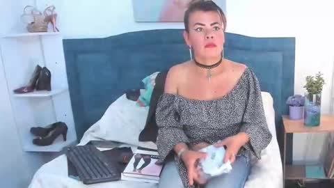 kiaraXMlif online show from March 6, 8:27 pm