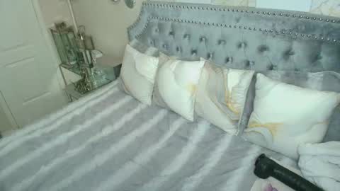 Snapshot of kiarose chatting on November 18, 7:35 am Kia Rose online show from November 18, 7:35 am