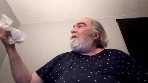 Snapshot of kickinme chatting on November 9, 5:00 pm KICKINME online show from November 9, 5:00 pm