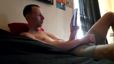 Snapshot of kickitwithfrankie chatting on January 16, 6:37 pm Frankie online show from January 16, 6:37 pm