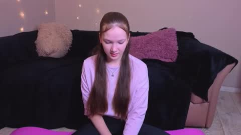 Snapshot of kierakiller chatting on December 3, 7:27 am Melvi online show from December 3, 7:27 am