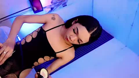 kieramoore online show from July 18, 8:18 am