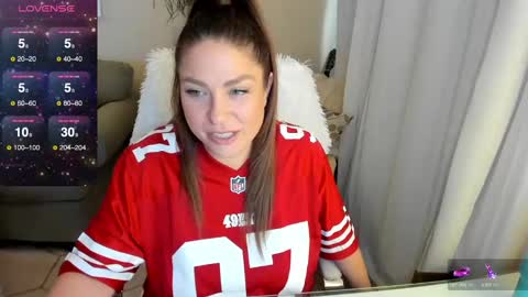 Kiera Reines online show from December 8, 11:08 pm