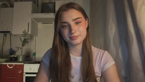 Snapshot of kierstentates chatting on June 1, 3:47 pm Ola my name is Lissa Lets hit 10 Thumbs Up together online show from June 1, 3:47 pm