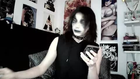 Snapshot of kiiller_queen chatting on May 20, 7:09 pm kenny online show from May 20, 7:09 pm
