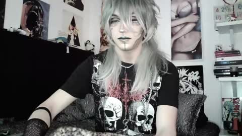 Snapshot of kiiller_queen chatting on May 22, 5:40 pm kenny online show from May 22, 5:40 pm