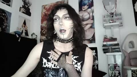 Snapshot of kiiller_queen chatting on June 2, 6:43 pm kenny online show from June 2, 6:43 pm