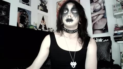 Snapshot of kiiller_queen chatting on June 7, 8:45 pm kenny online show from June 7, 8:45 pm