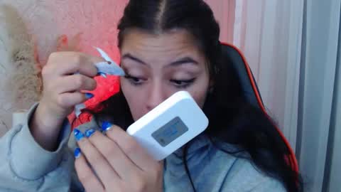 Snapshot of kiki_cams chatting on March 4, 4:51 am kIKI online show from March 4, 4:51 am