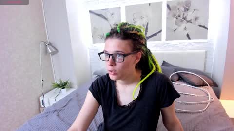 Kiki online show from September 14, 3:00 pm