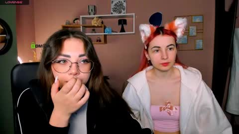 kiki_swan online show from April 13, 5:46 am