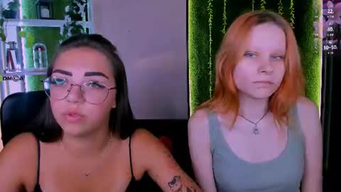 Snapshot of kiki_swan chatting on July 31, 6:02 am kiki_swan online show from July 31, 6:02 am