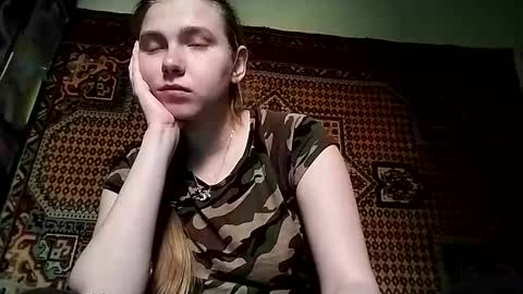 kikibang_ online show from November 12, 8:37 am