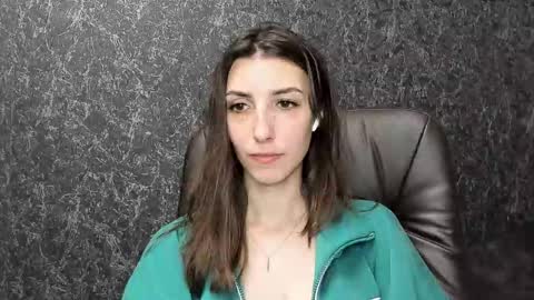 Snapshot of kikies_ chatting on September 21, 4:30 pm Mika and Miranda online show from September 21, 4:30 pm