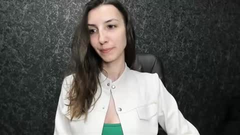 Snapshot of kikies_ chatting on November 12, 11:32 am Mika and Miranda online show from November 12, 11:32 am