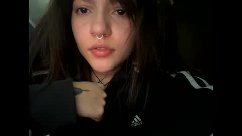 Snapshot of kikilove15 chatting on May 15, 9:44 pm kikilove15 online show from May 15, 9:44 pm
