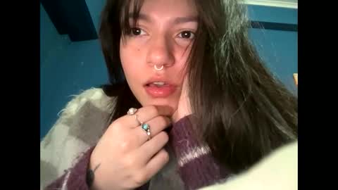 Snapshot of kikilove15 chatting on May 19, 7:20 pm kikilove15 online show from May 19, 7:20 pm