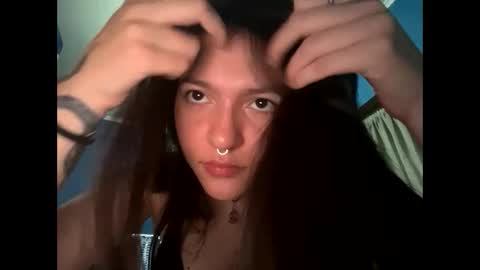 Snapshot of kikilove15 chatting on May 24, 12:37 am kikilove15 online show from May 24, 12:37 am