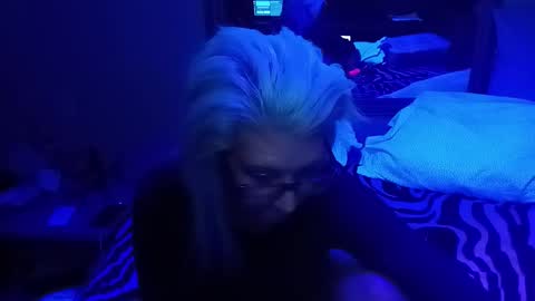 kikilovespartylights online show from December 29, 12:34 pm