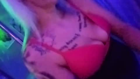 kikilovespartylights online show from March 11, 7:58 am