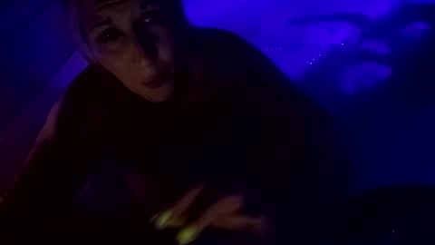 kikilovespartylights online show from November 12, 12:27 pm